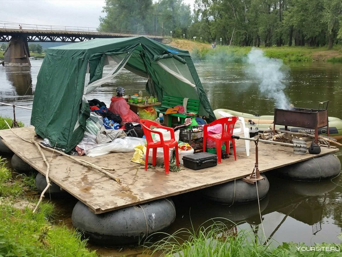 Плот для сплава по реке