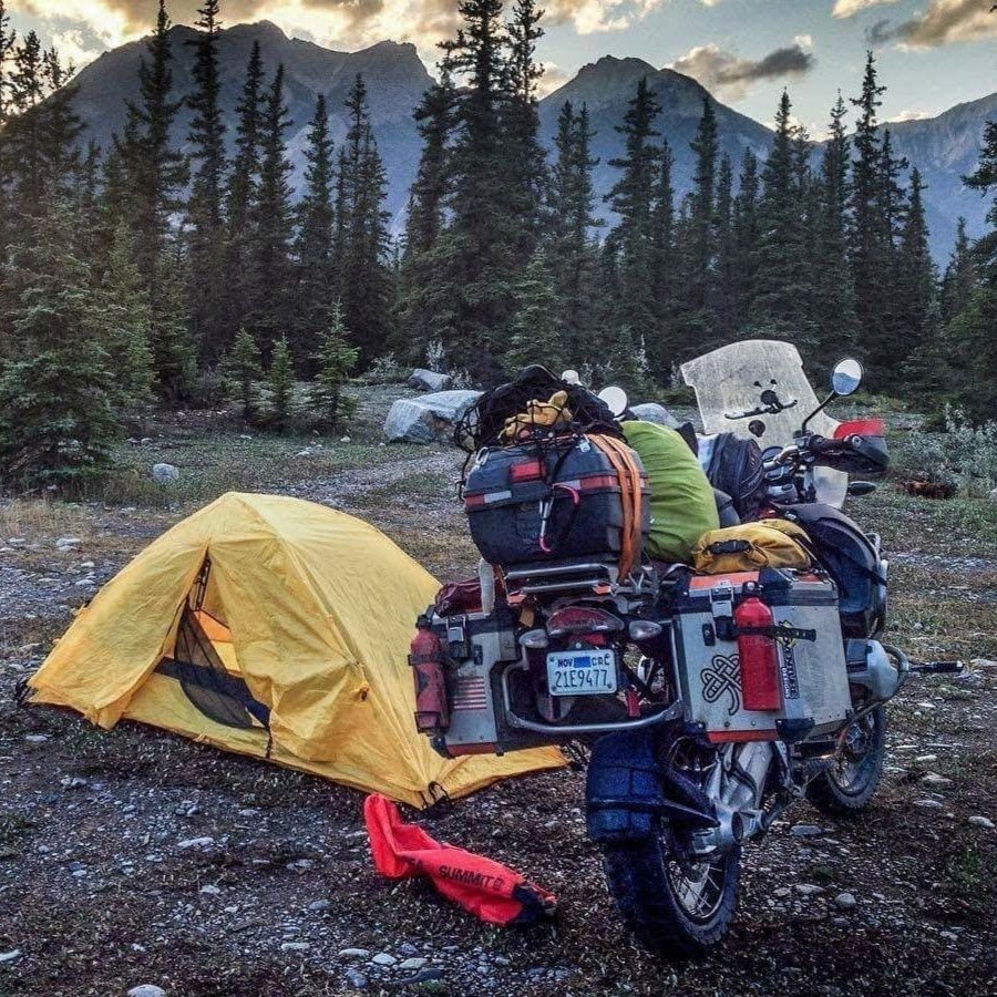 Путешественник на мотоцикле