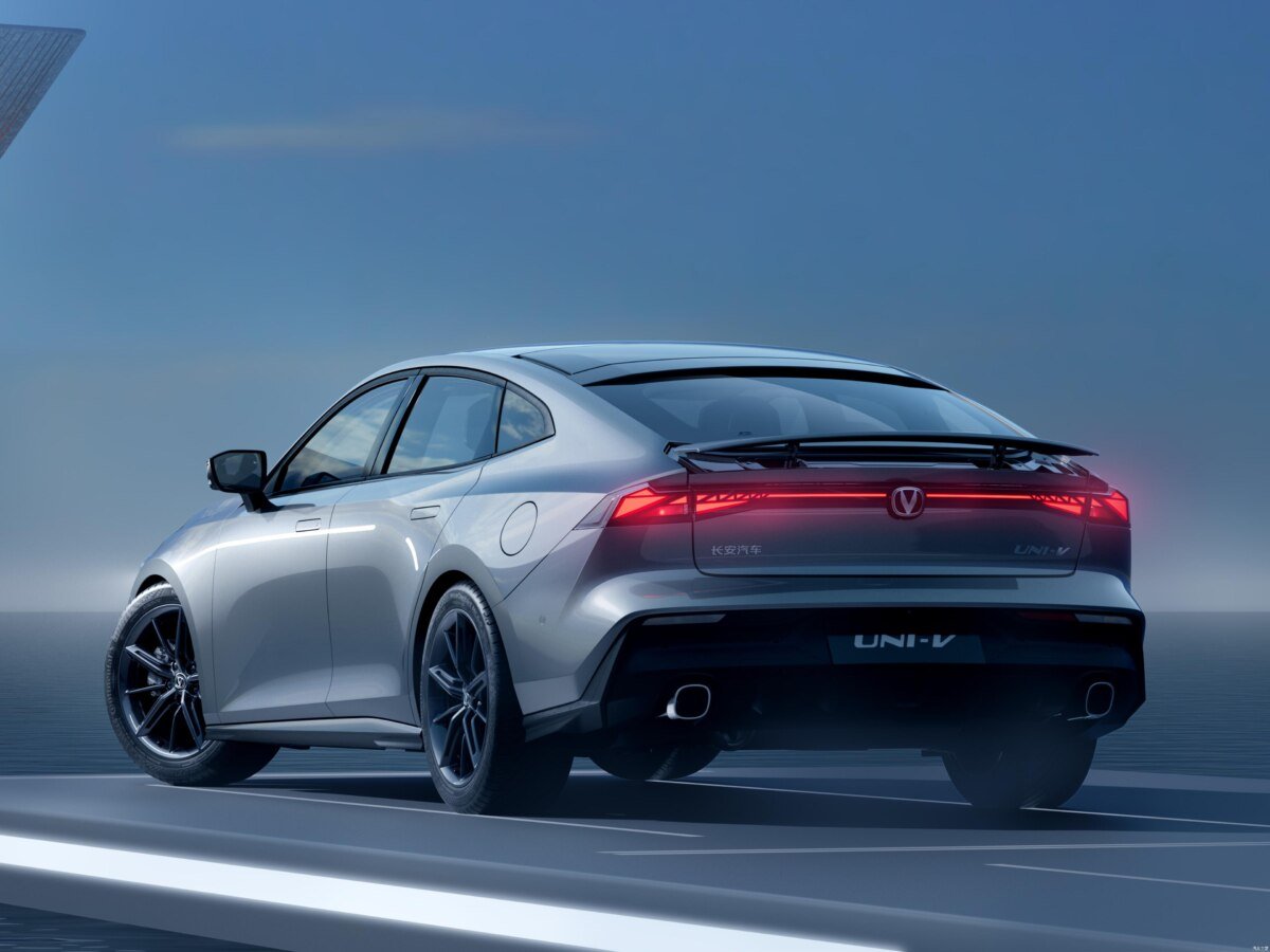 Changan седан 2022