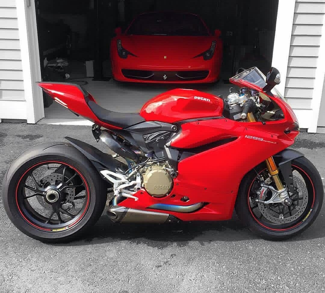 Мотоцикл Ducati Ferrari