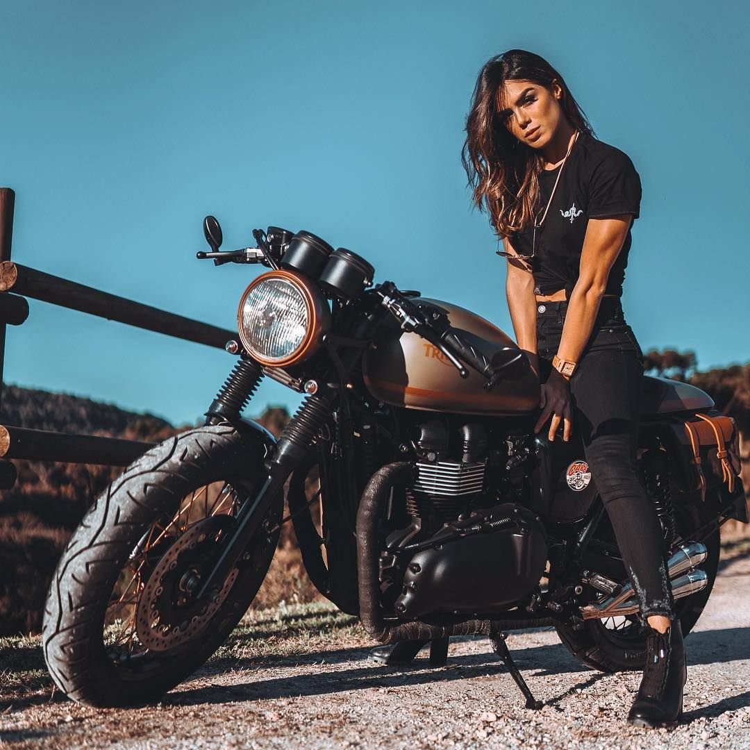 Девушка на мотоцикле Эстетика