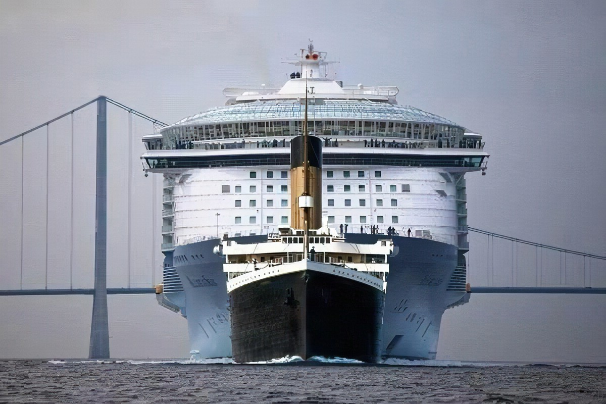 С корабля современности. Oasis of the Seas и Титаник. Allure of the Seas и Титаник. Самый большой корабль в мире Титаник. Queen Mary 2 и Oasis of the Seas.