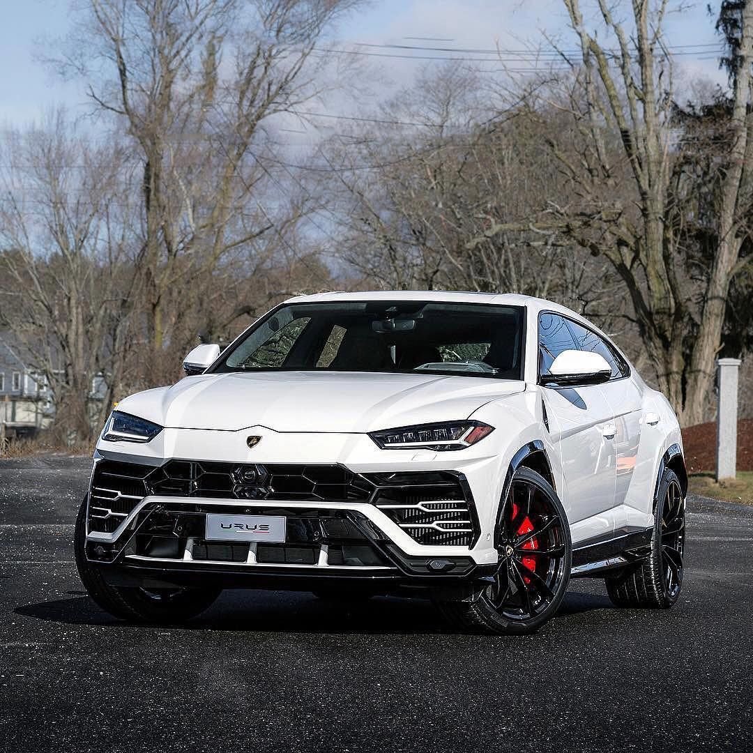 Lamborghini Urus 2018 белый