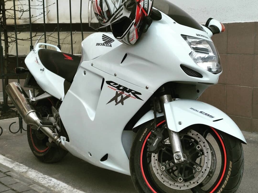 Хонда СБР 1100 белый