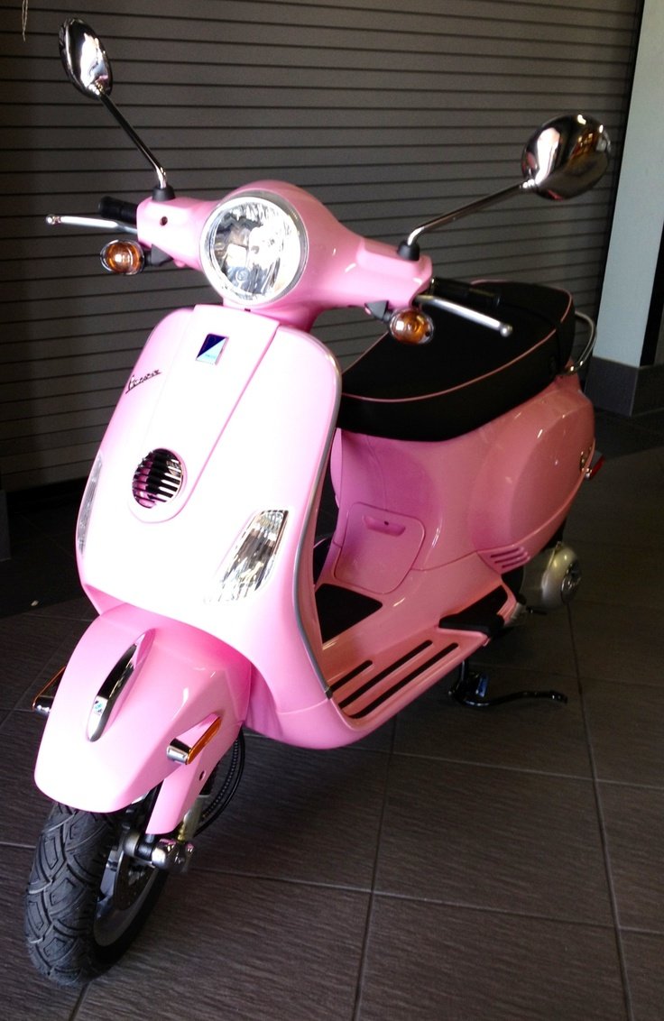 Скутер Веспа розовый