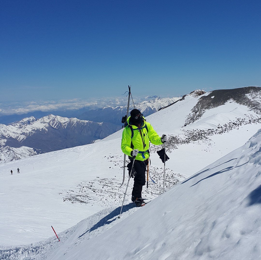 Эльбрус спуск на лыжах