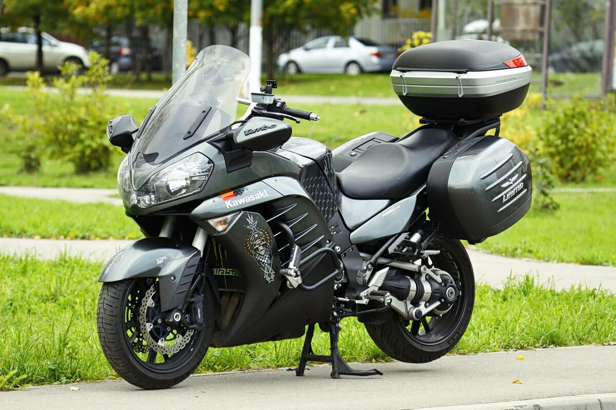 Kawasaki GTR 1400 2013