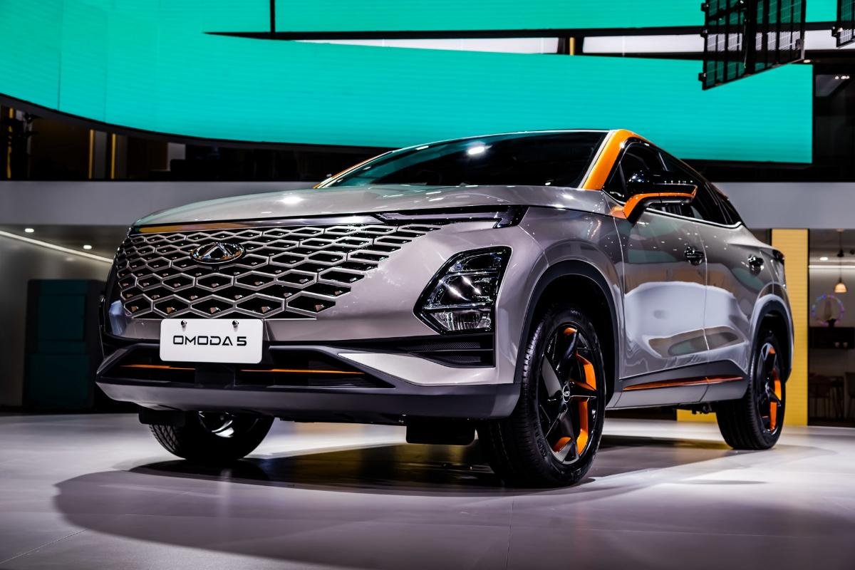 Кроссовер Omoda 5