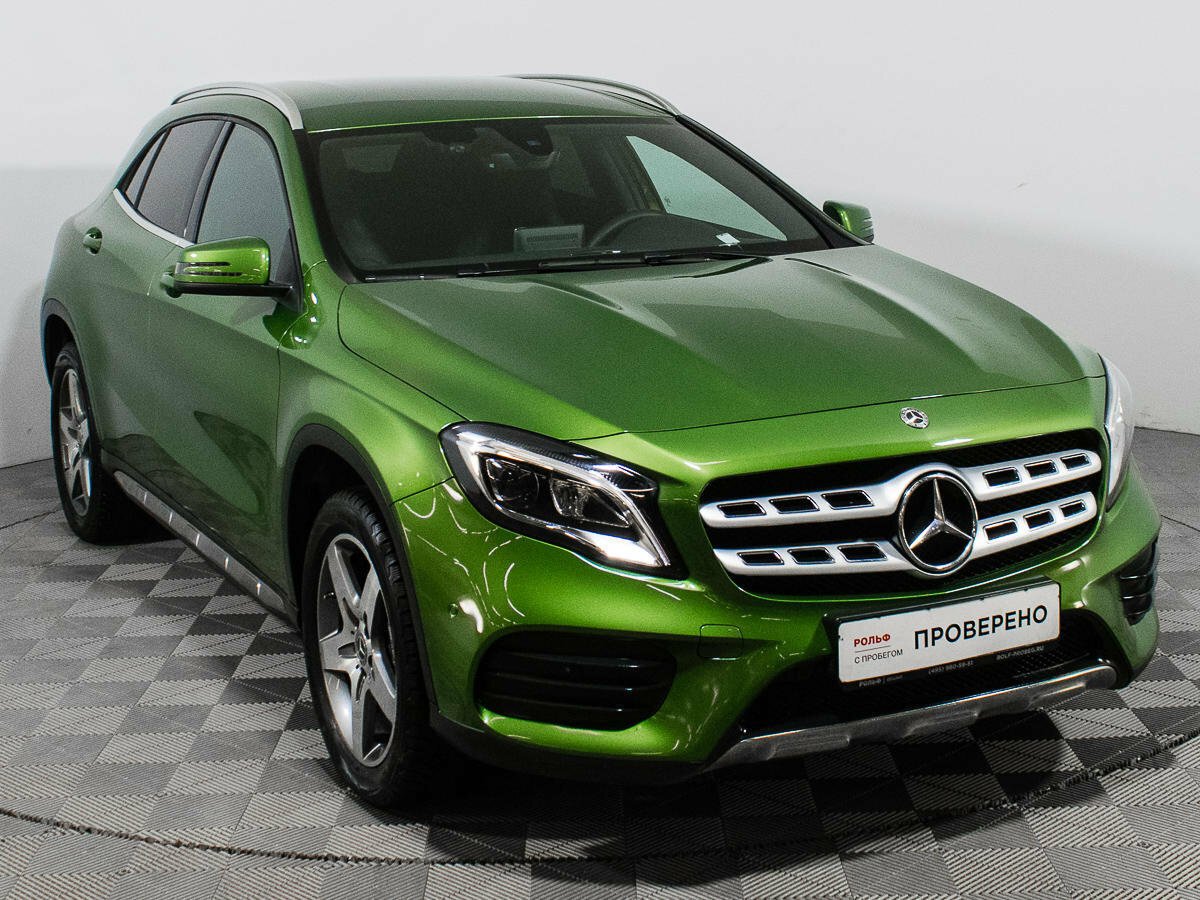 Мерседес GLA 200 зеленый