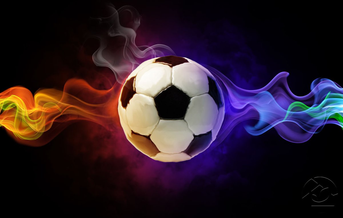 Фото футбольного мяча с дымом