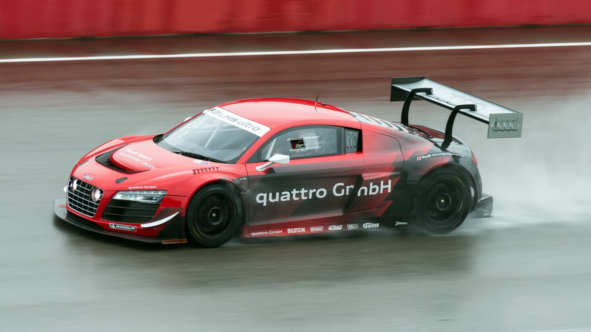 Спорт Audi r8 LMS