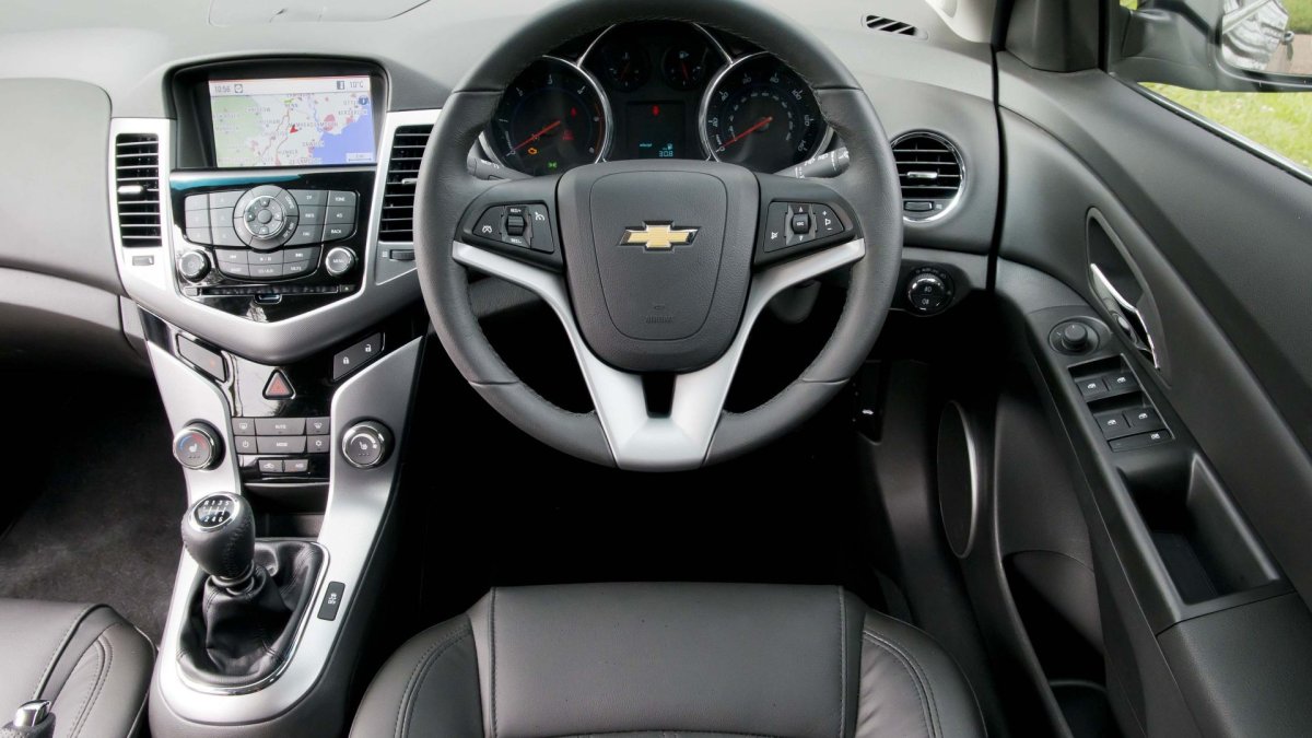 Chevrolet Cruze 2012 хэтчбек