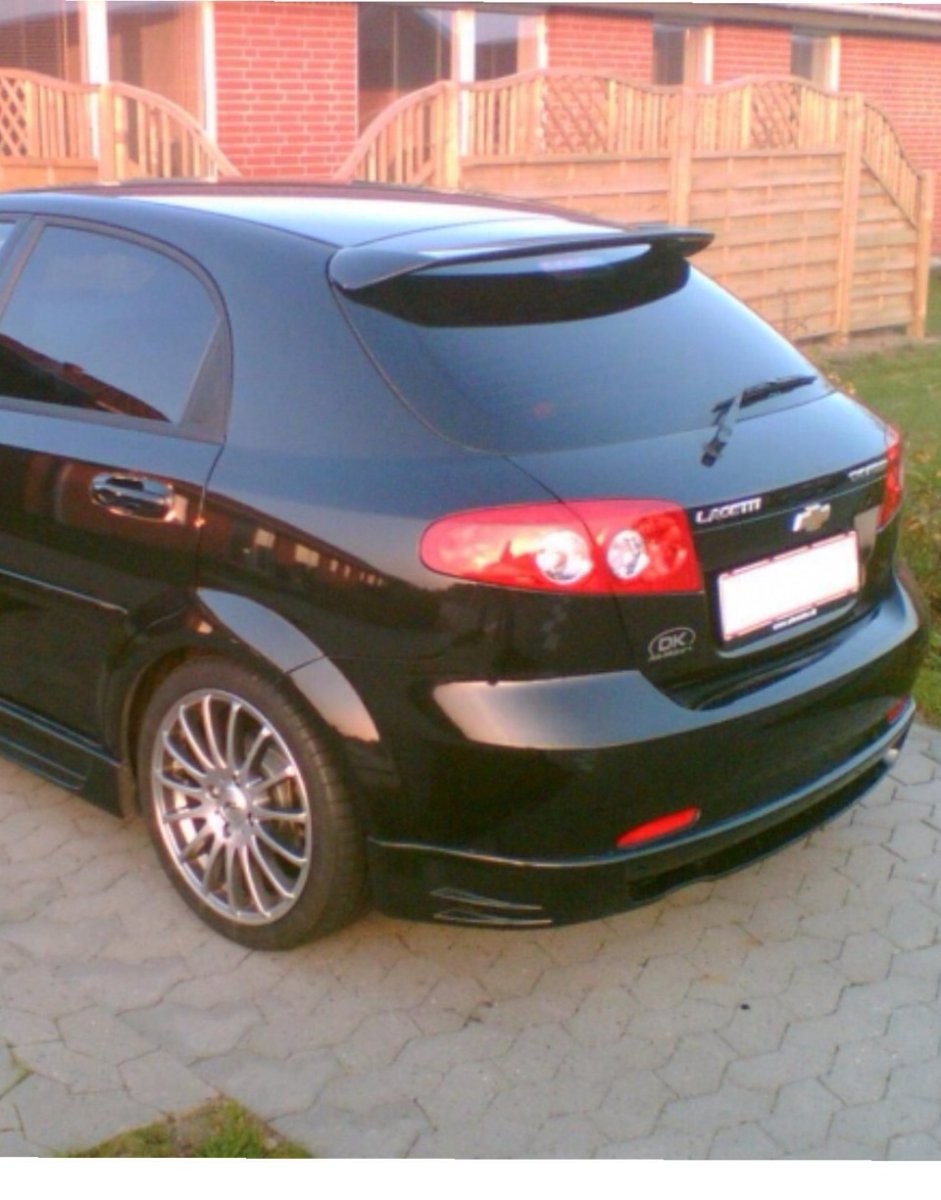 Lacetti Chevrolet черная в обвесах хэтчбек