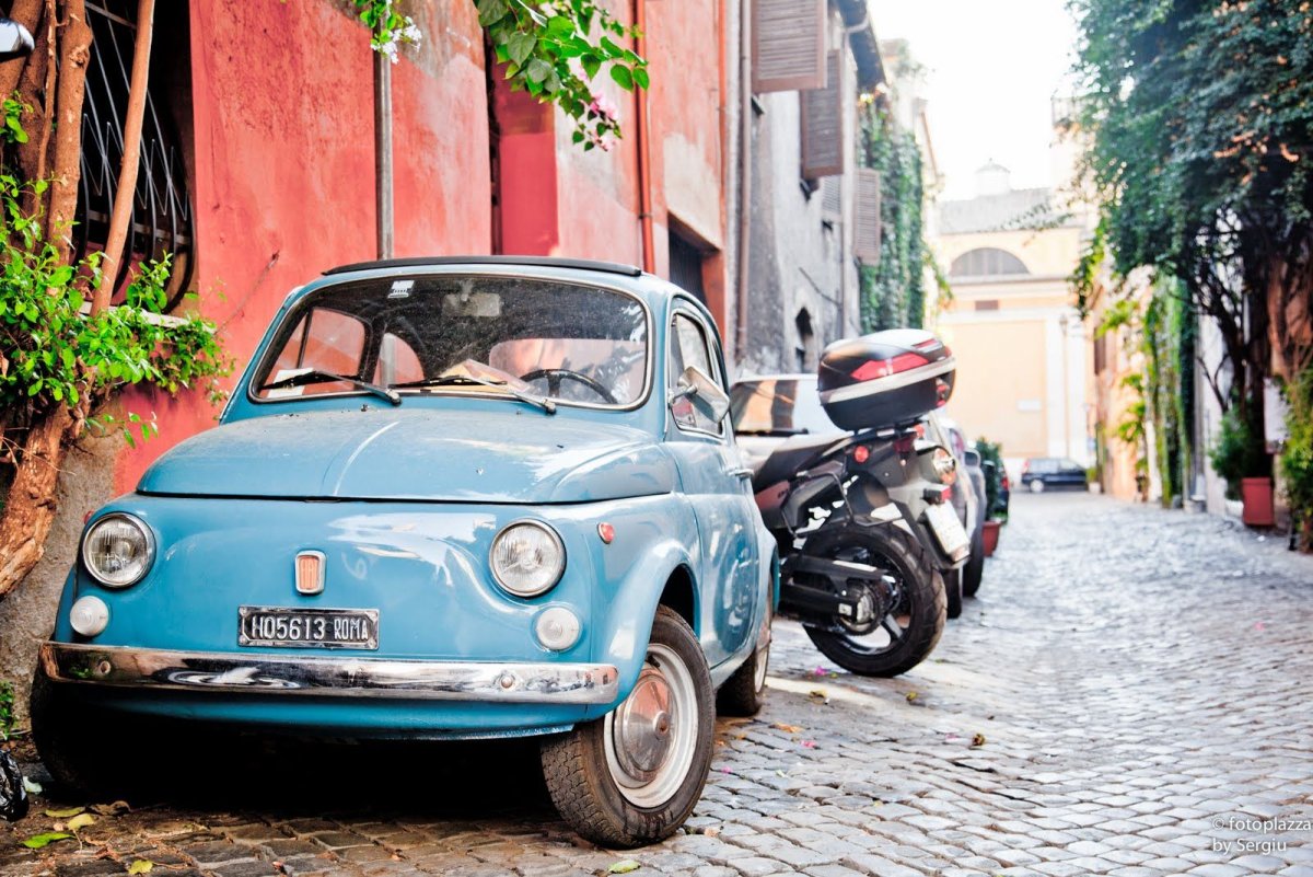 Машина Fiat 500 в Италии
