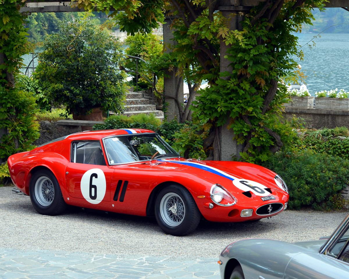 Ferrari 250 GTO оранжевая