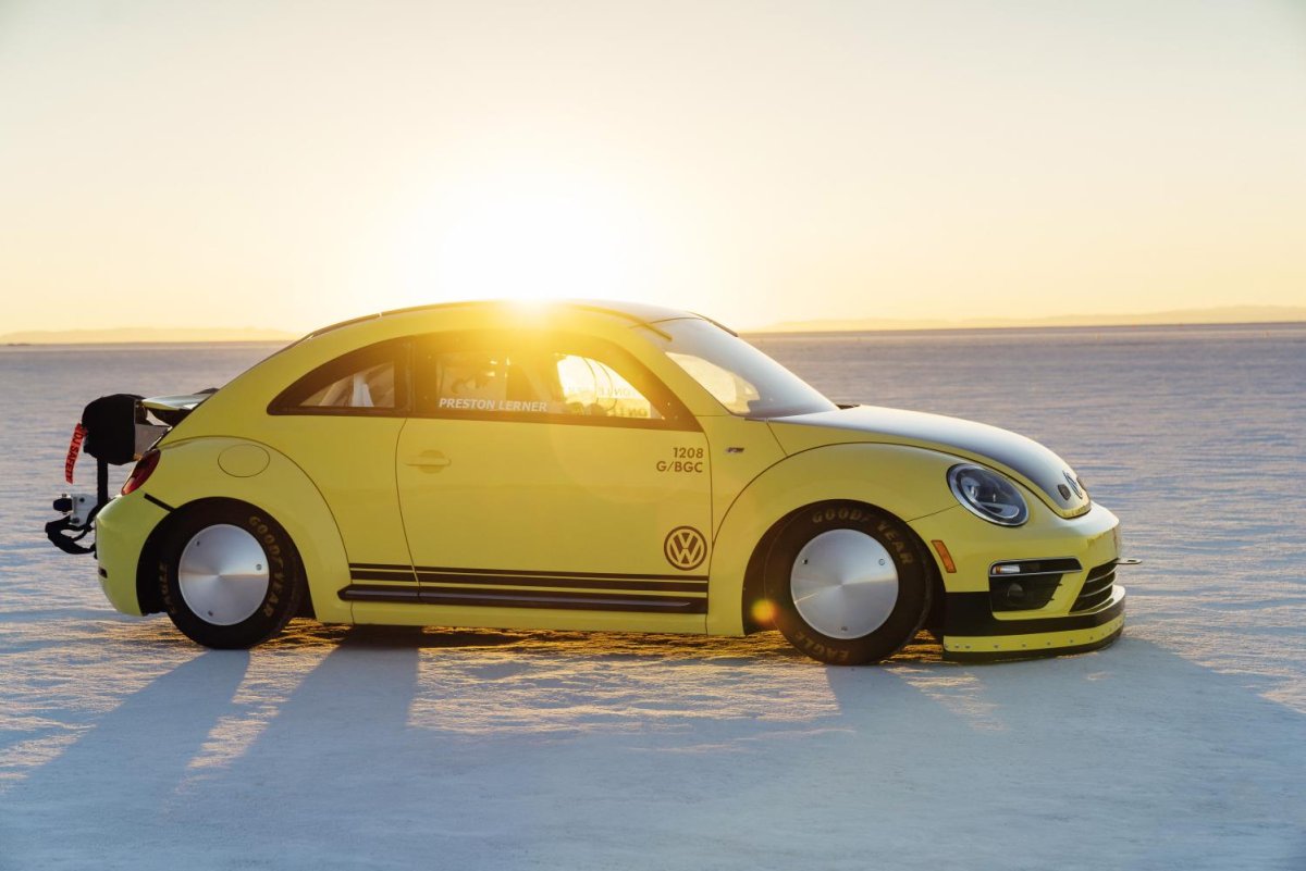 Volkswagen Beetle 2 Yellow