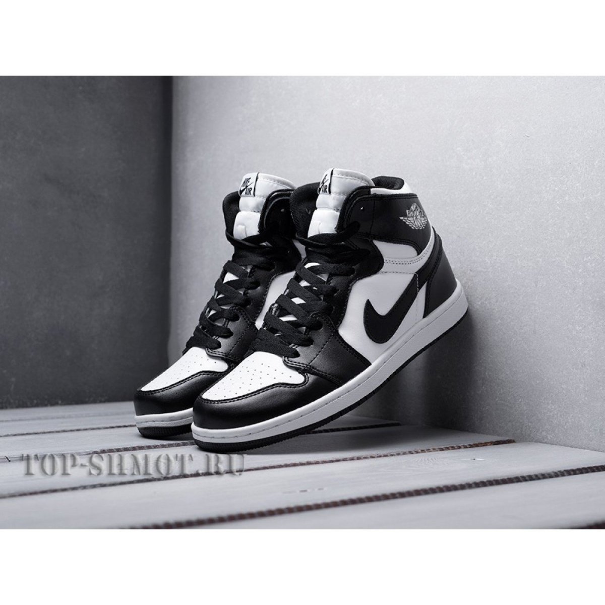 Nike Air Jordan 1 Black