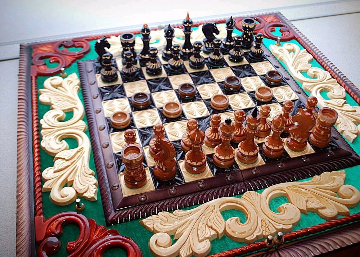 Нарды и шахматы с зоны
