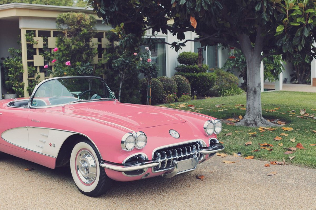 Chevrolet Corvette Pink