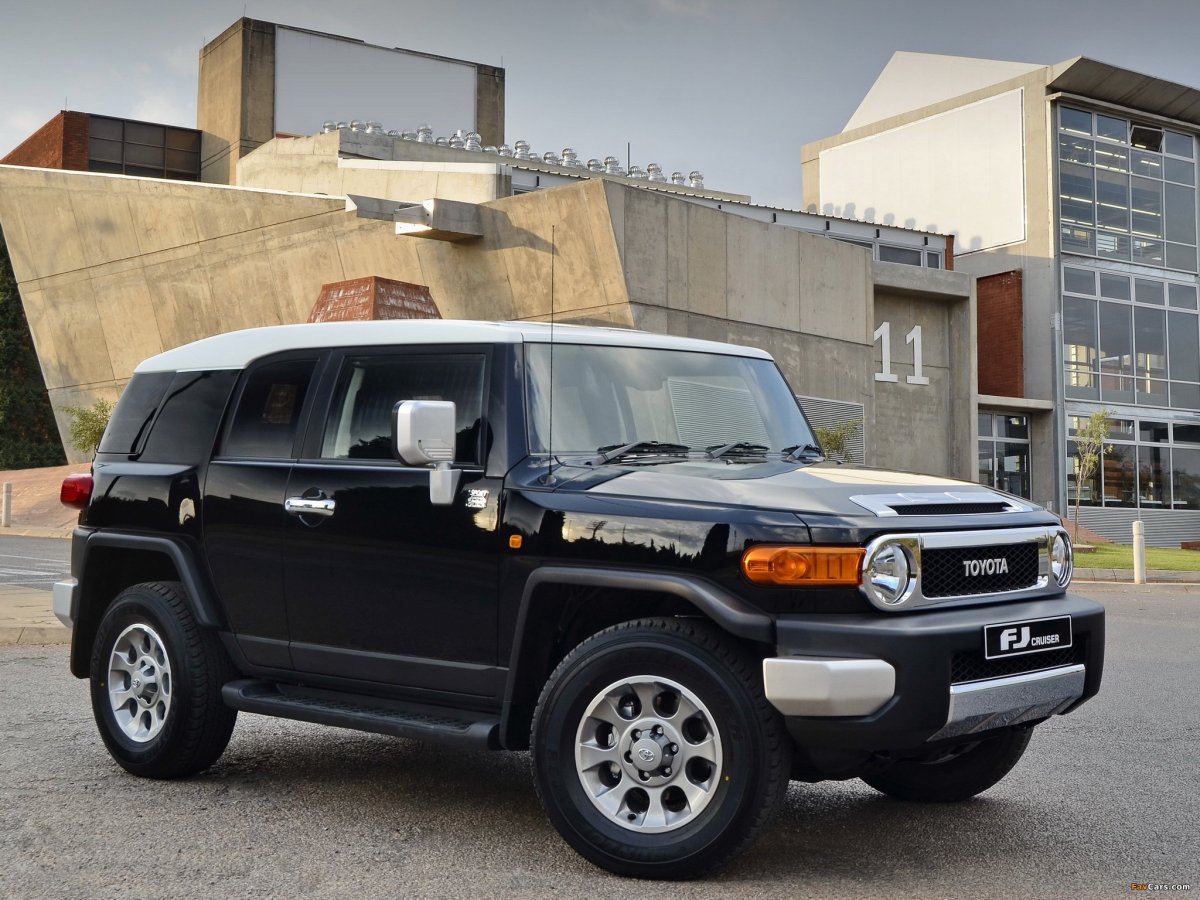 Внедорожник Тойота FJ Cruiser