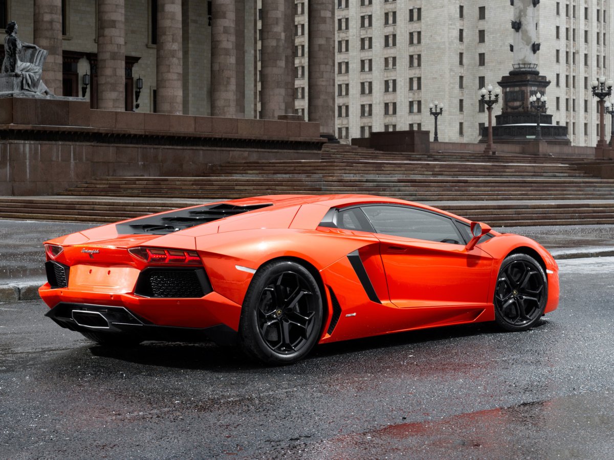 Lamborghini Aventador lp700