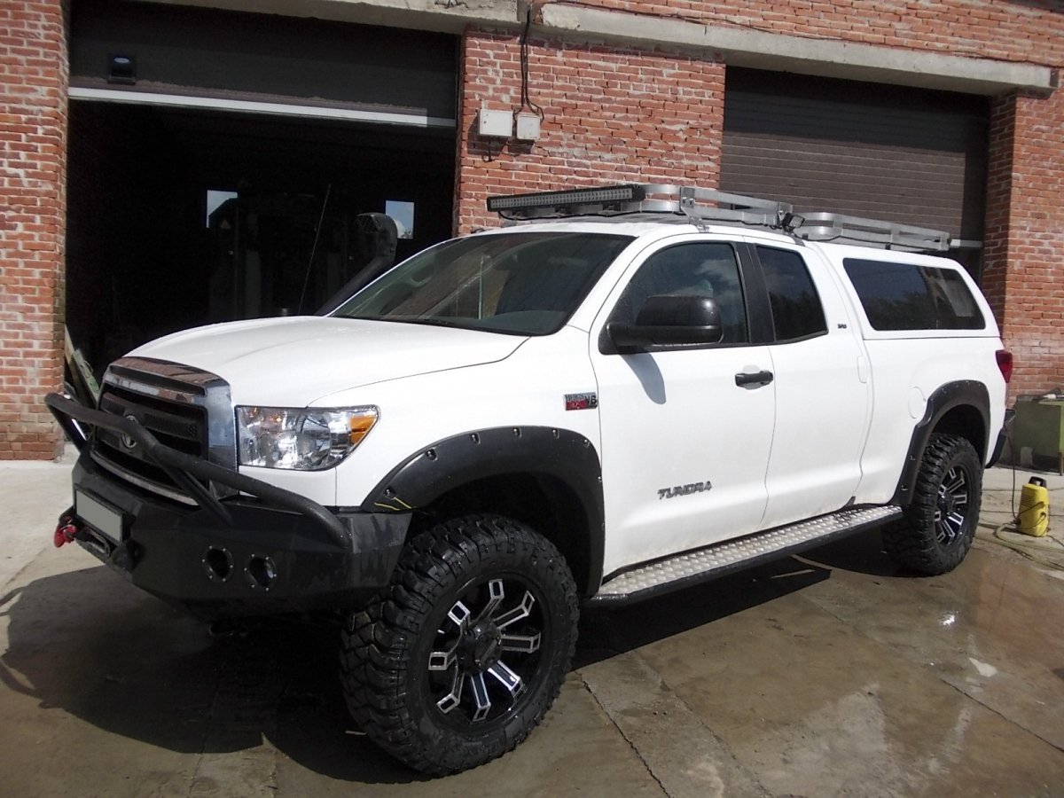 Toyota Tundra 2022 кунг