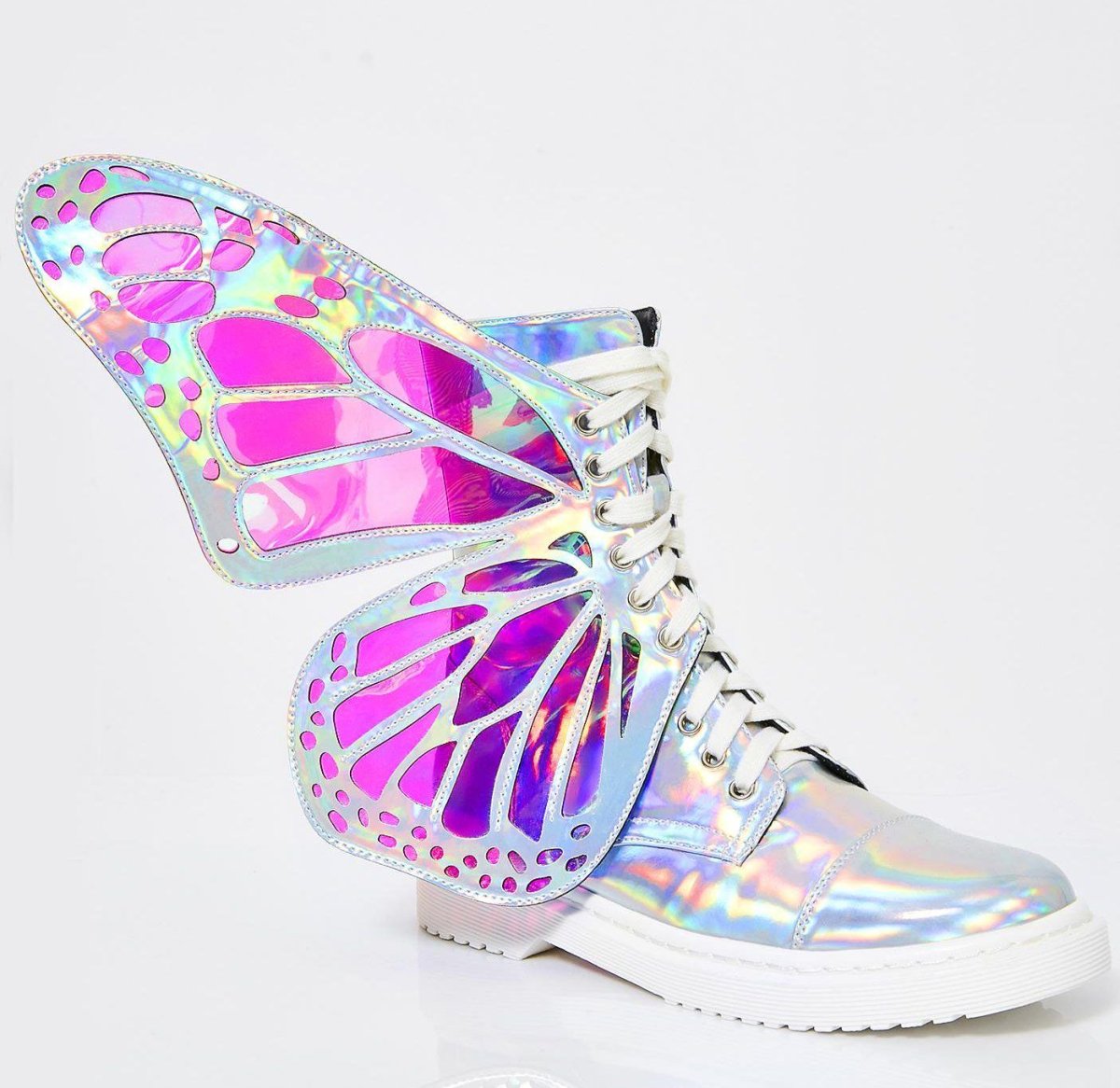 Ботинки с крыльями бабочки