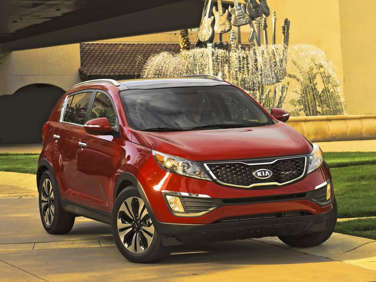 Kia Sportage 2010 красный