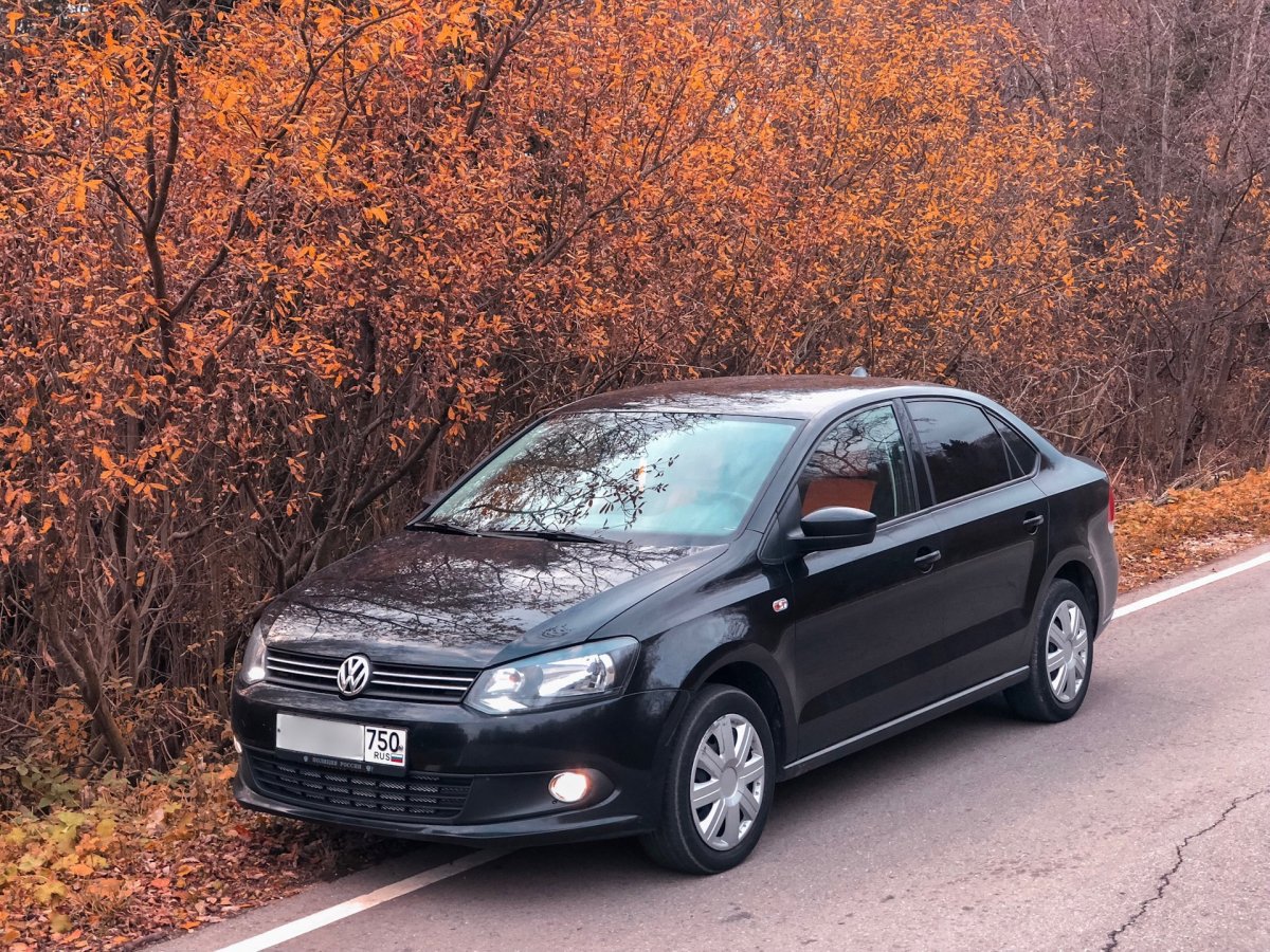 Volkswagen Polo 2013 черный