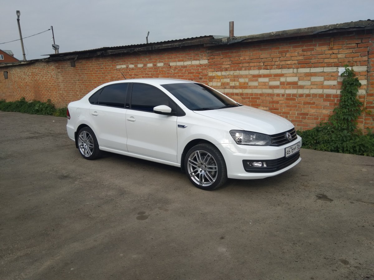 Volkswagen Polo sedan тонированный