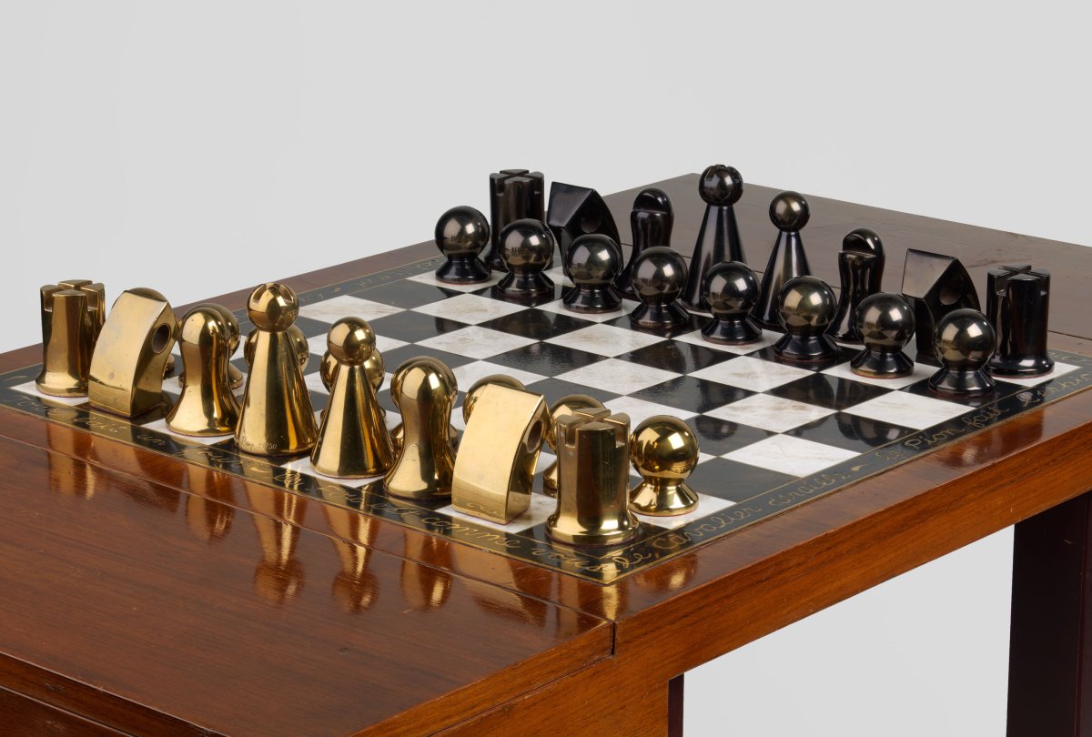 Man ray Chess Set