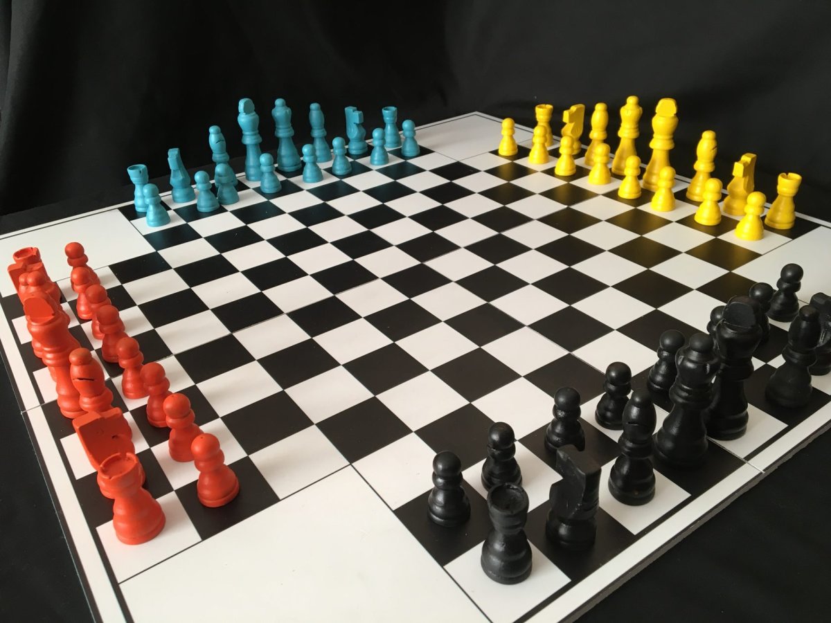 Четверные немецкие шахматы
