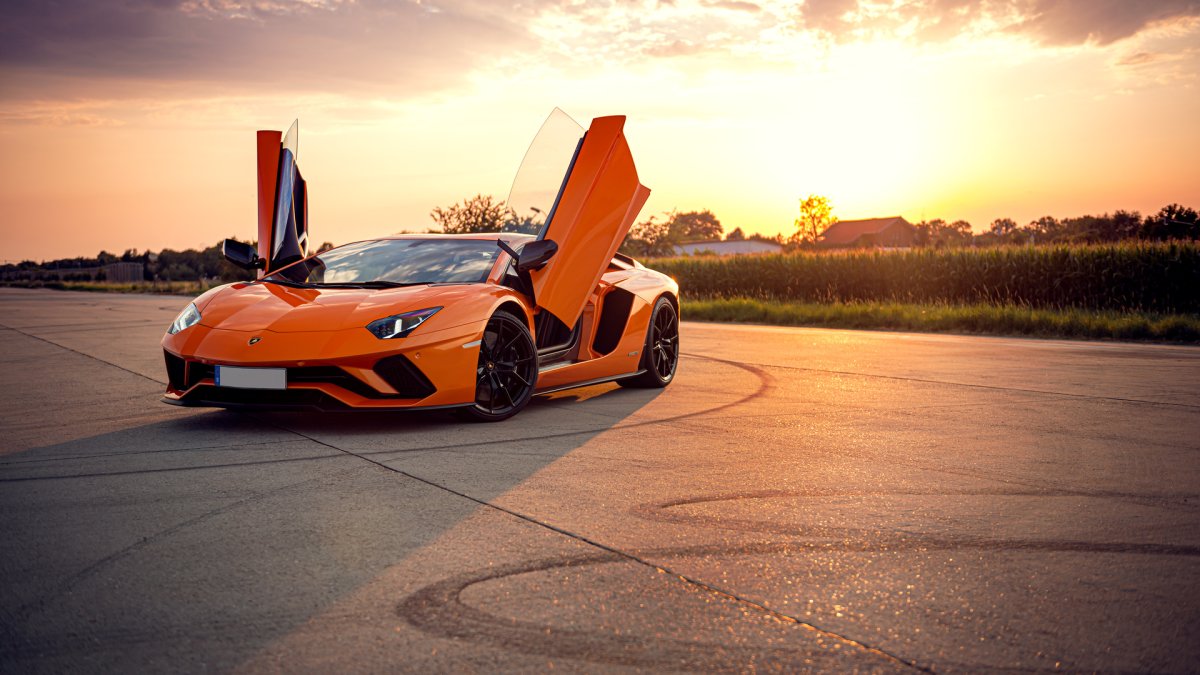 Lamborghini Aventador s оранжевый