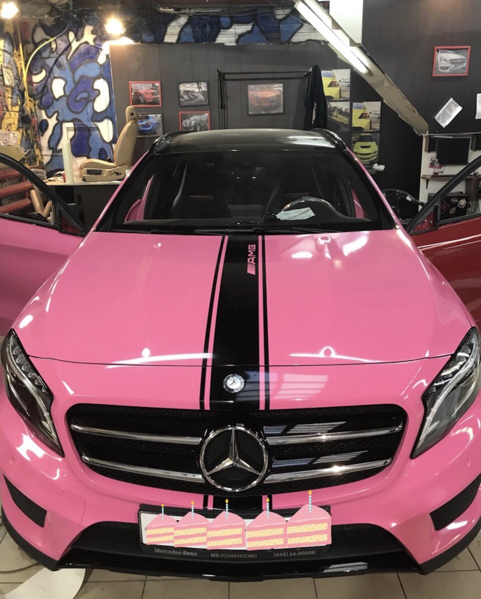 GLA Mercedes розовый