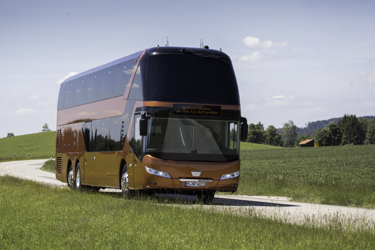Автобус Neoplan Skyliner