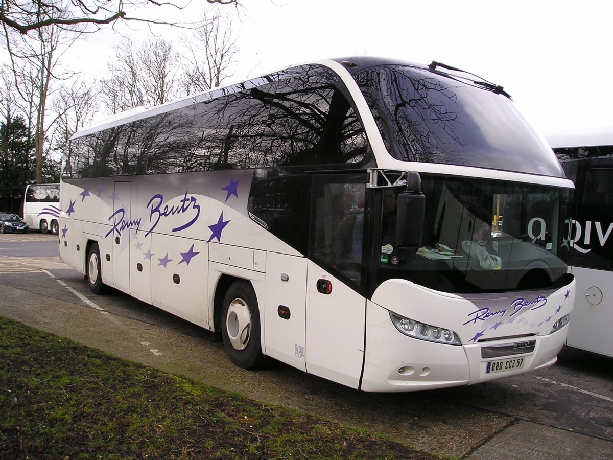 Neoplan автобус