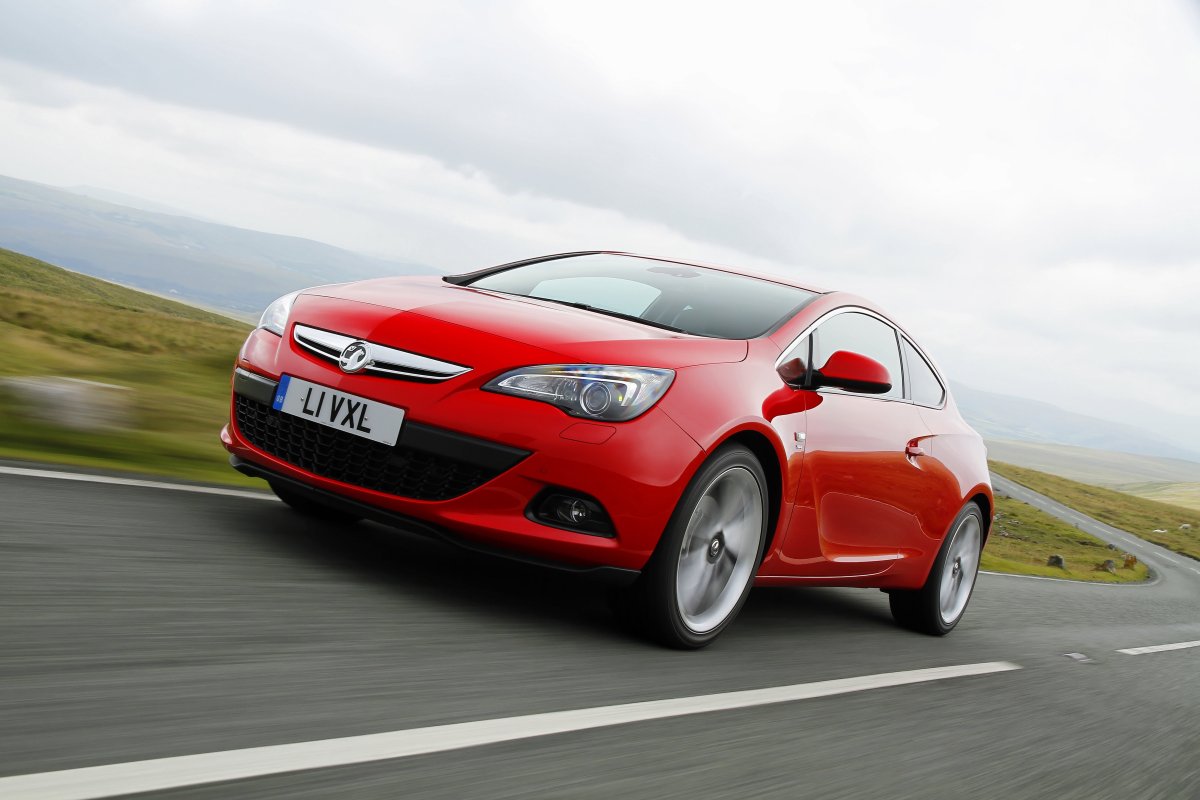 Opel Astra GTC 2011