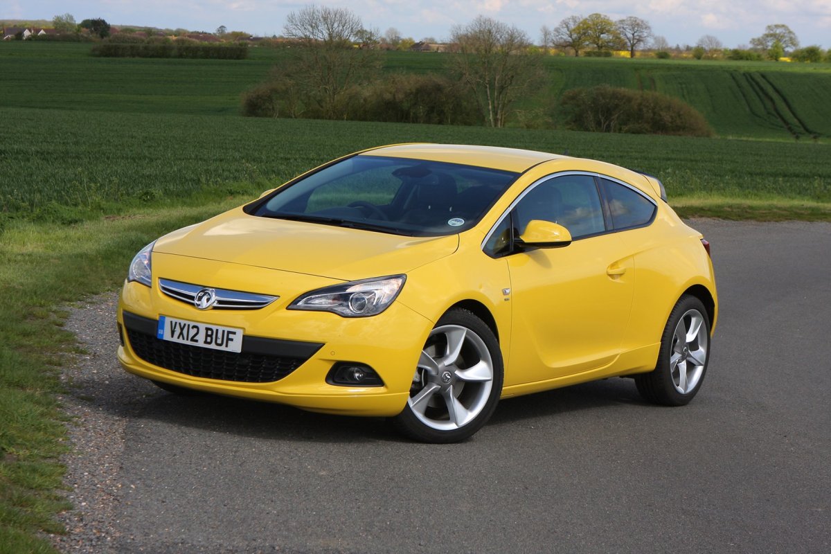 Opel Astra GTC Coupe