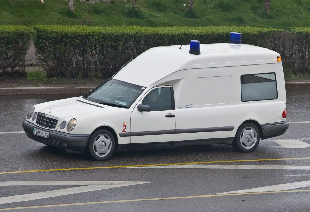Mercedes w210 скорая