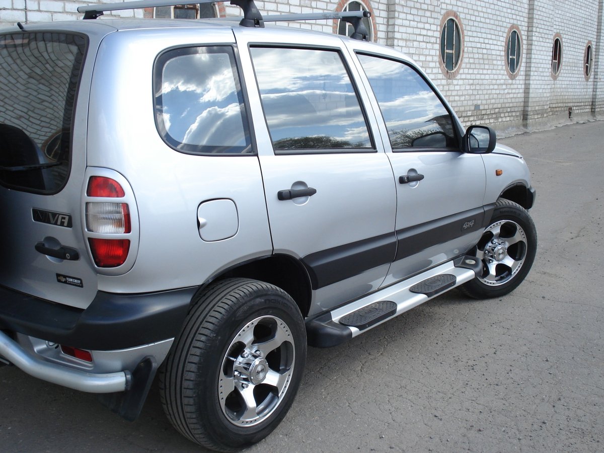 Шевроле Нива заводской обвес