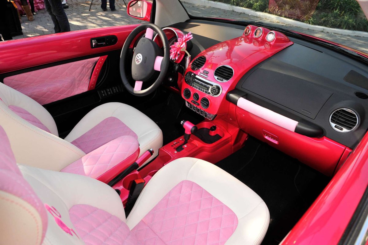 Volkswagen Beetle красный салон