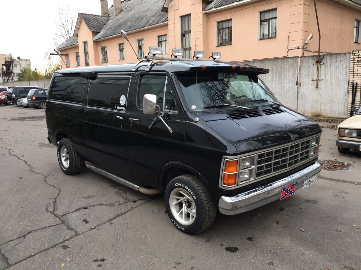 Фургон dodge Ram van