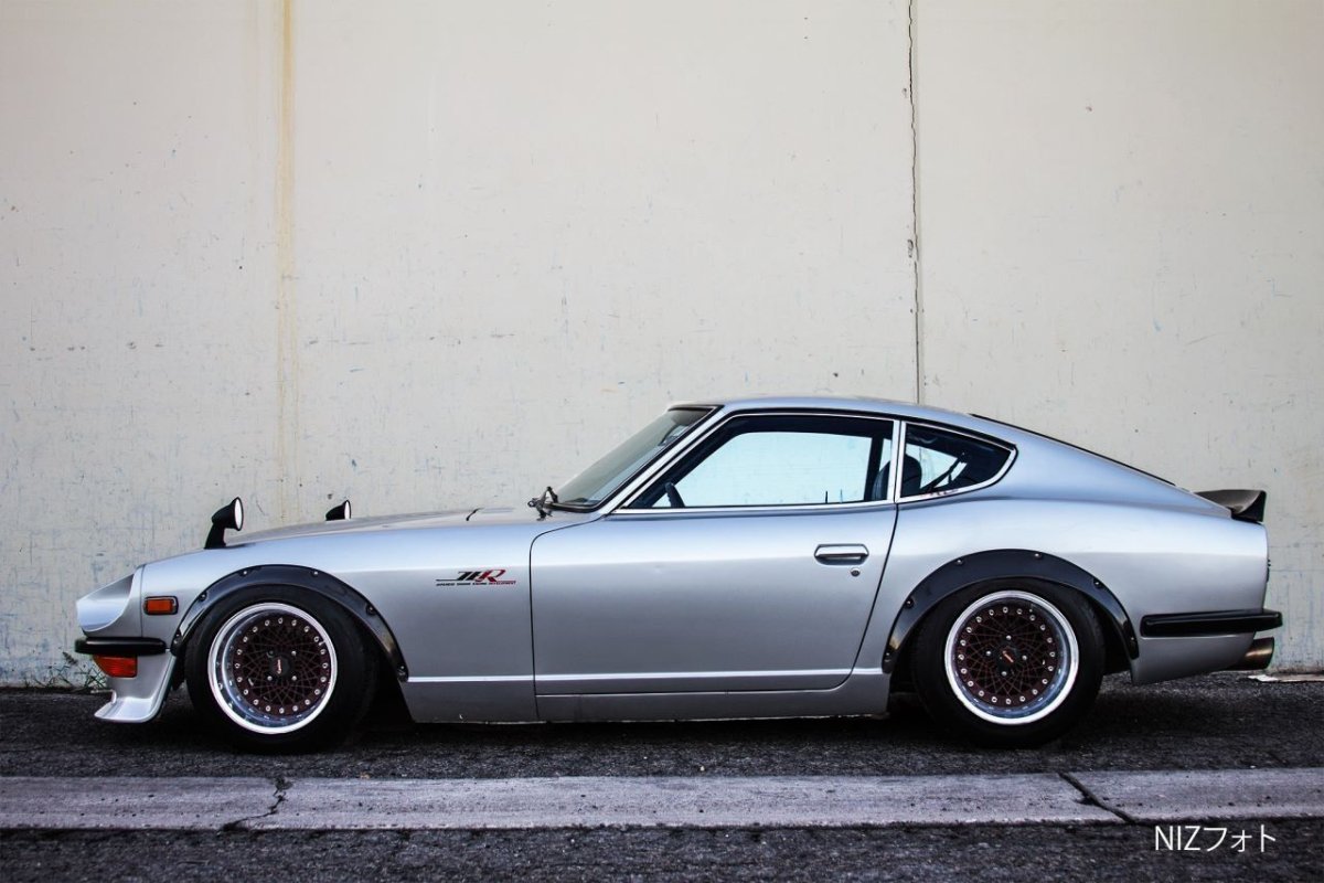 Nissan Fairlady z s30. Сбоку