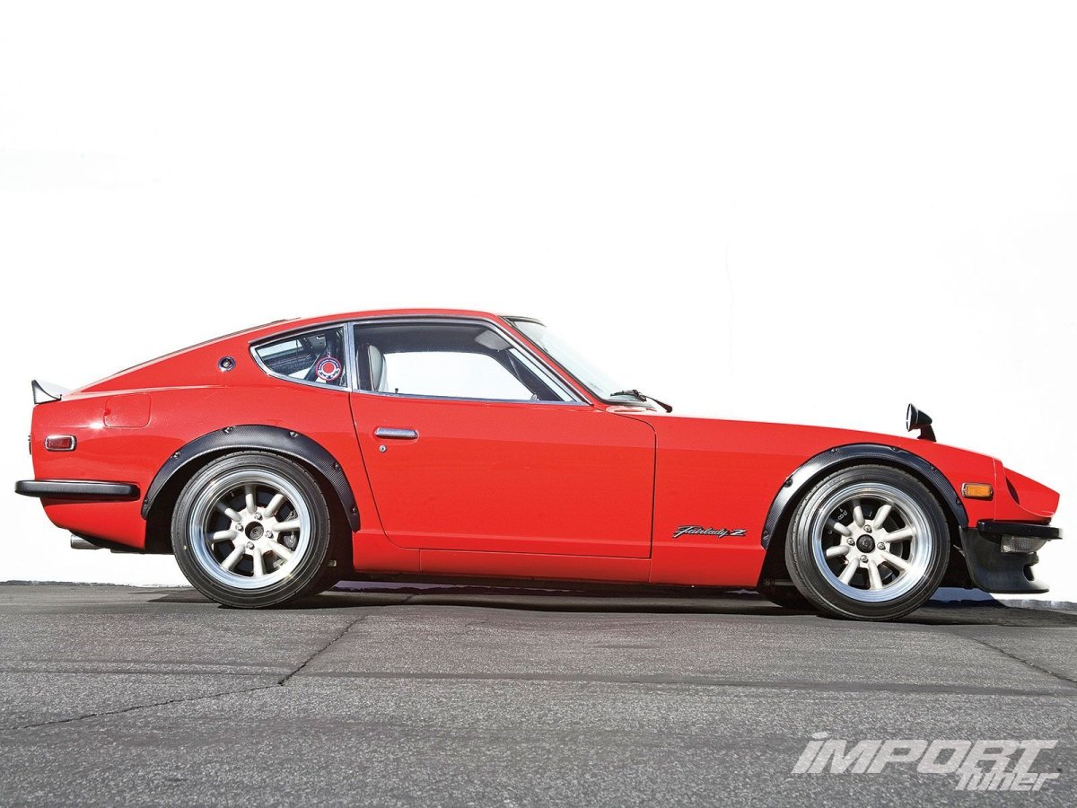 Nissan 240z сбоку