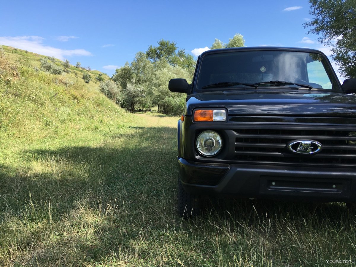 Нива Урбан черная