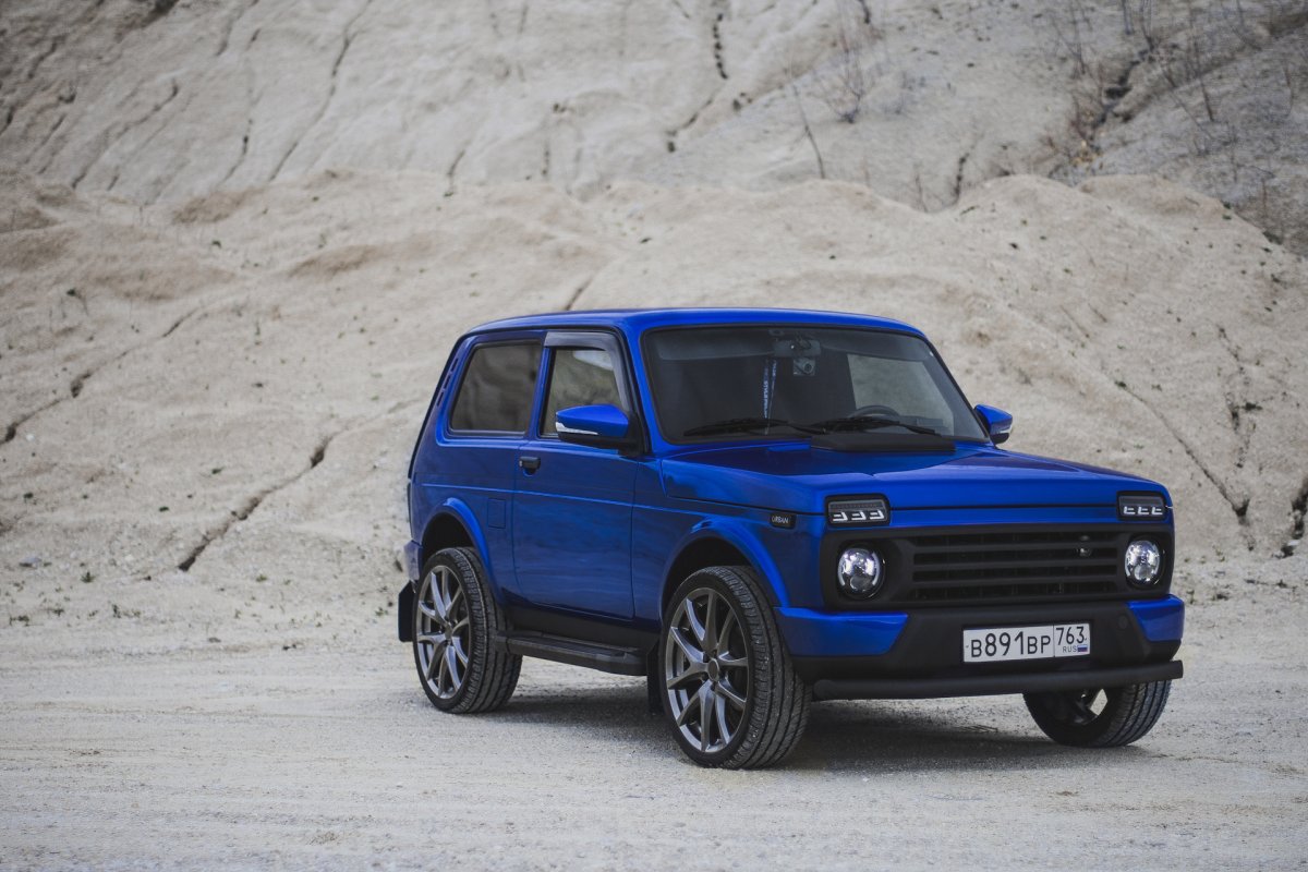 Lada 4x4 Niva Urban синий