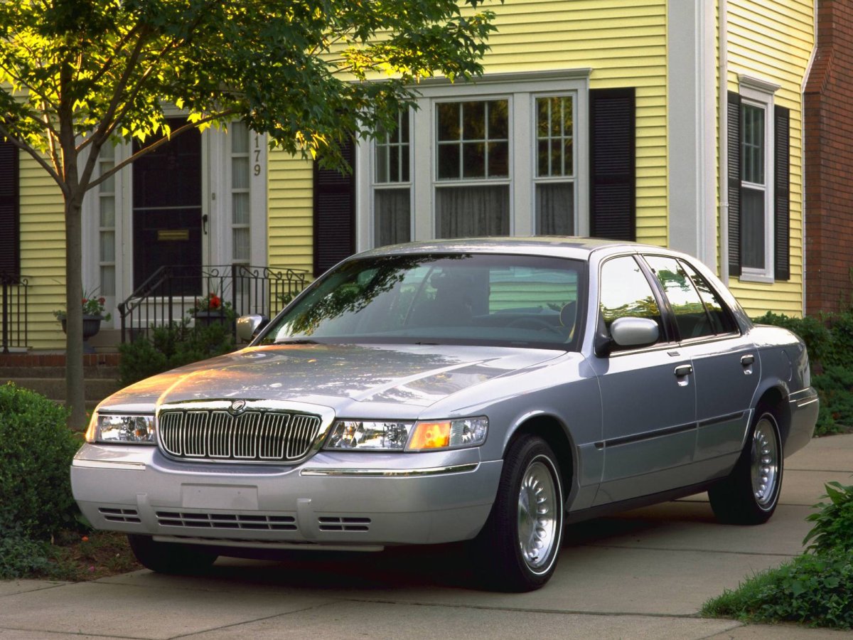 Машина Mercury Grand Marquis