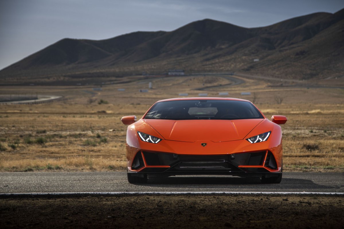 Lamborghini Huracan EVO оранжевый