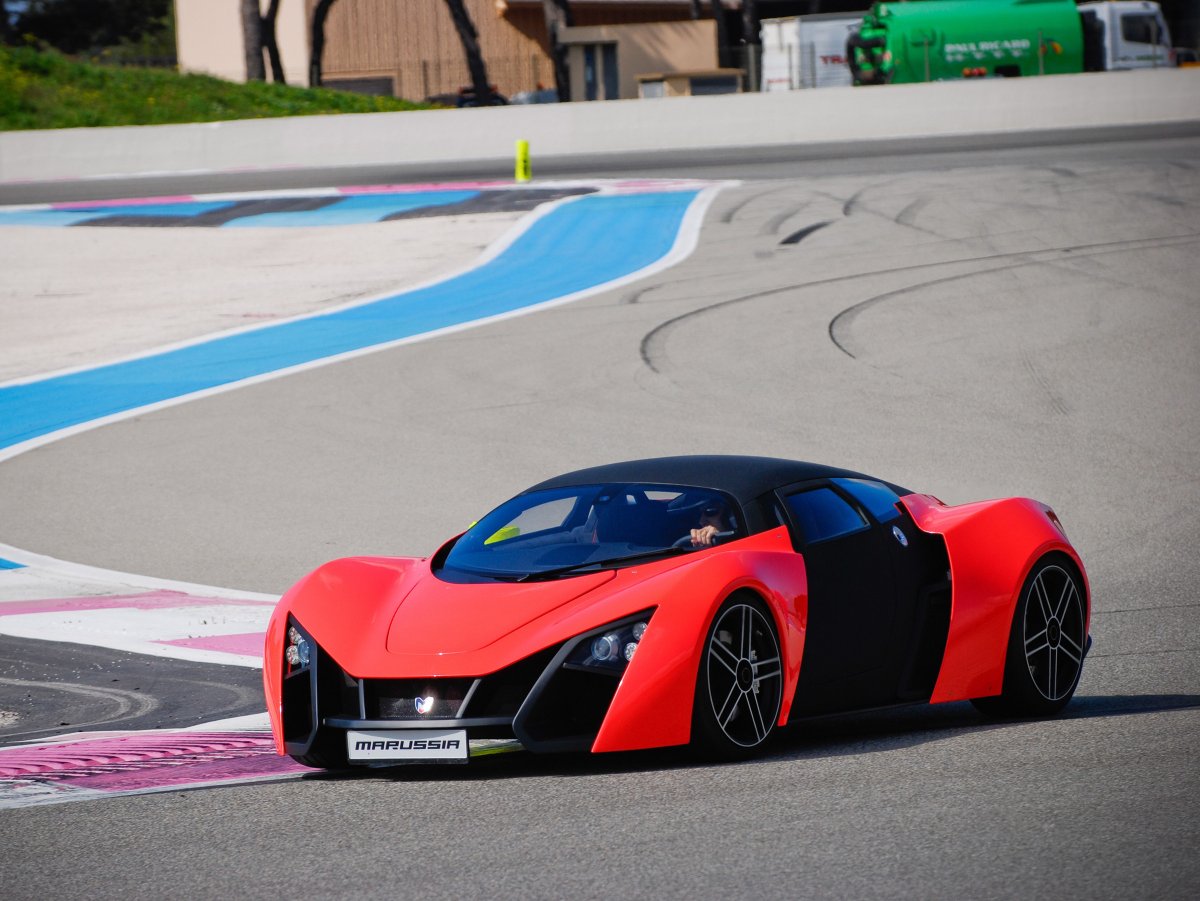 Машина Marussia b2