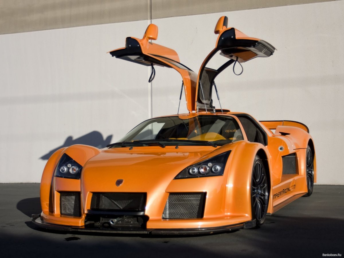Gumpert Apollo машина